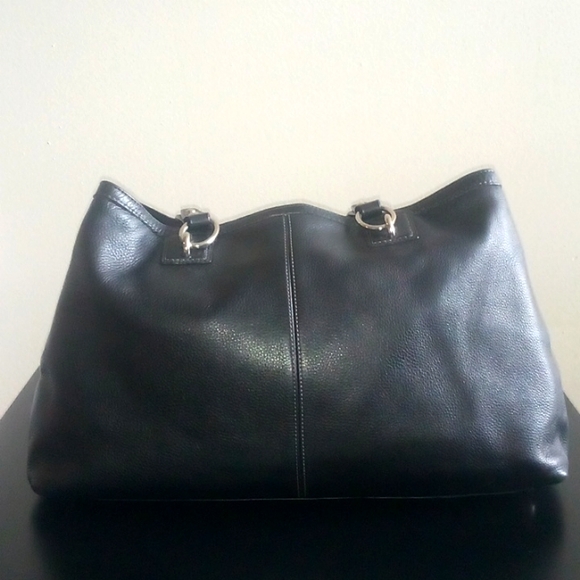 Coach - Picture 2 of 7